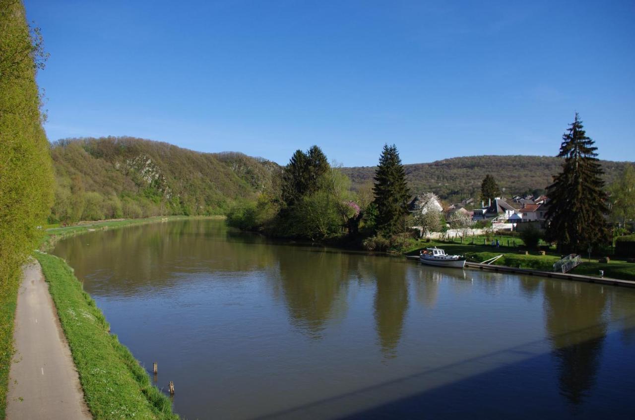 Le Doux Rivage, proche de Charleville, jardin et accès à la voie verte Joigny-sur-Meuse Exterior foto