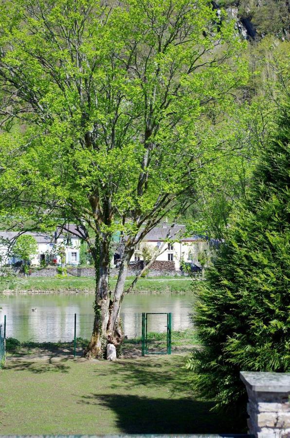 Le Doux Rivage, proche de Charleville, jardin et accès à la voie verte Joigny-sur-Meuse Exterior foto